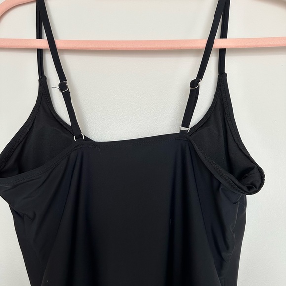 Black swimsuit with adjustable spaghetti straps (brandless) - Picture 7 of 7